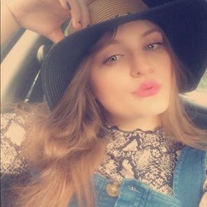 Meet your Posher, Frances